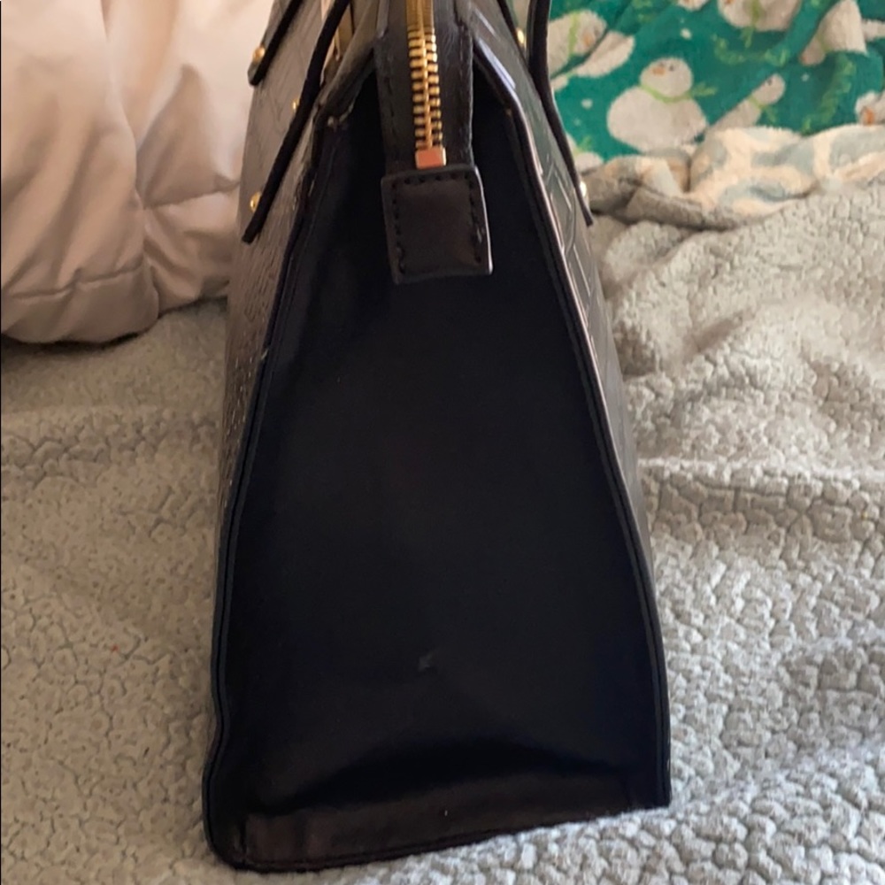 Guess Purse - Picture 2 of 5